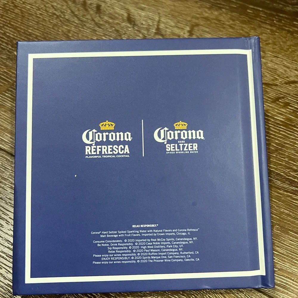 NWOT corona hat / corona cocktail book - Picture 4 of 9